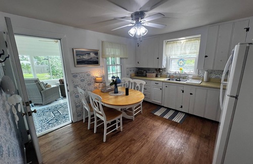 Charlestown Casa | Cottage by the Sea