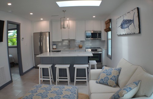 Sunny Shores Cabaña | Cottage-by-the-Sea - cozy retreat just steps from the sand!