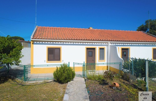 Aldeia de Brescos Cabaña | Casita de campo 'Casas Da Lagoa - T2 Sul' con jardín privado, balcón y Wi-Fi