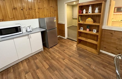 South Grafton Casa | Cottage Charm with Nearby Shopping