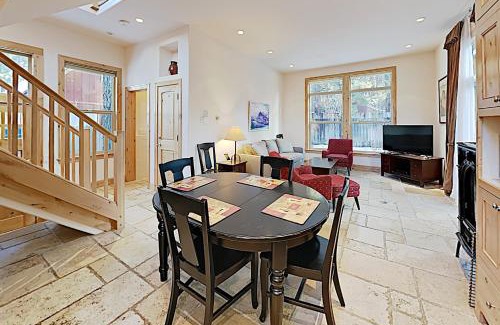 South Lake Tahoe Casa | Cottage Charms