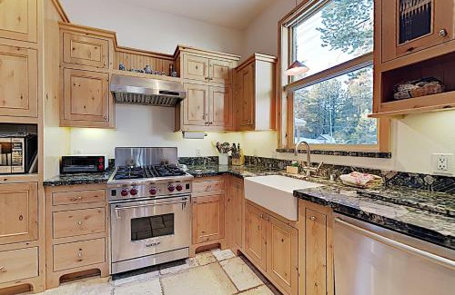 South Lake Tahoe Casa | Cottage Charms