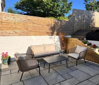 Newquay Casa | Cottage Close To Beach-With Parking-Garden-Peaceful Setting
