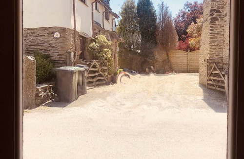 West Down Casa | Cottage, close to Devon beaches with games room