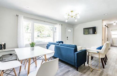 Durham Casa | Cottage Close to Dtown Durham & Duke