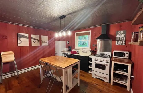 Lake Harmony Cabaña | Cottage Close to Lake w Fireplace/FirePit/Wildlife