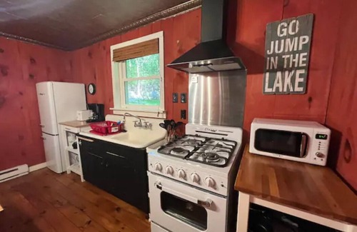 Lake Harmony Cabaña | Cottage Close to Lake w Fireplace/FirePit/Wildlife