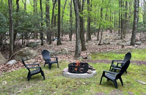 Lake Harmony Cabaña | Cottage Close to Lake w Fireplace/FirePit/Wildlife