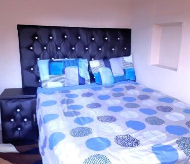 Greater Johannesburg Metropolitan Area Casa | Cottage, close to UJ, Milpark, Wits