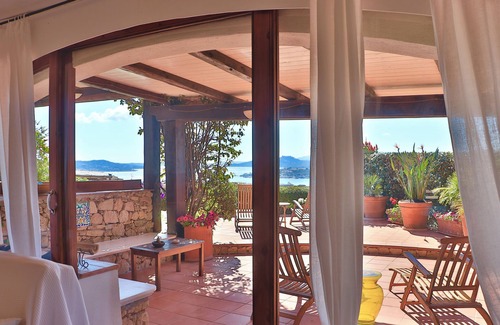 Punta Sardegna Villa | DOLCEVITA COTTAGE by KlabHouse con jacuzzi y terraza panorámica