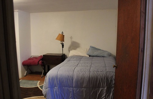 Town of Jerusalem Casa | Cottage- Flat Property Direct- On Lake *** Abierto para alquiler universitario para 4 personas **