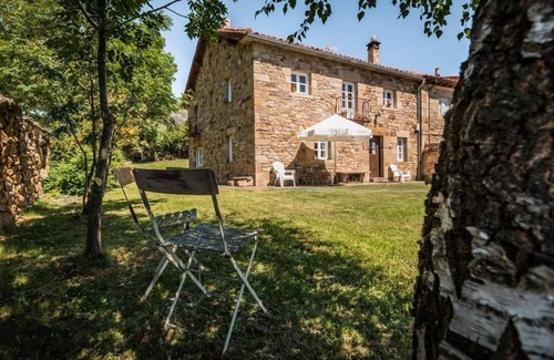 Abiada Cabaña | Casa rural para 8 personas con vistas a los bosques y montañas de la zona