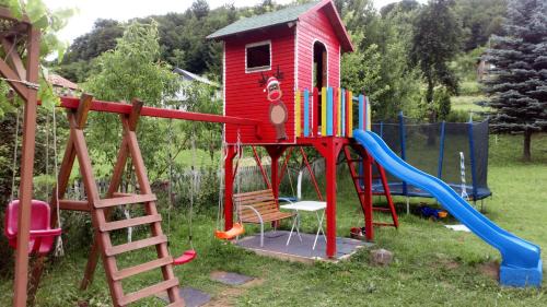 Zenica-Doboj Canton Casa | Cottage Forest Stream