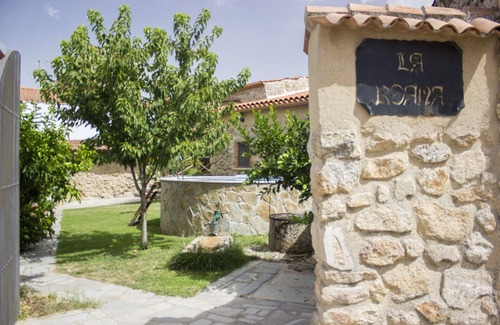 Montanchez Cabaña | Casa rural (alquiler íntegro) La Roana para 10 personas