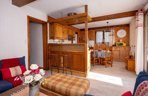 Aillon-le-Jerune Chalet De Esquí | Casita de campo "Gite 4 Personnes" con vistas a la montaña y terraza compartida