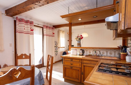 Aillon-le-Jerune Chalet De Esquí | Casita de campo "Gite 4 Personnes" con vistas a la montaña y terraza compartida