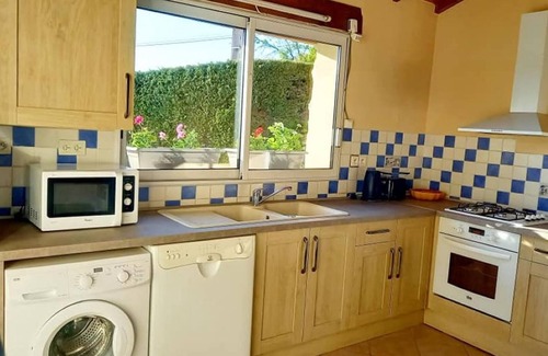 Fossemagne Cabaña | Cottage 'Gite Cosy En Pierres Apparentes' with Private Pool, Terrace and Shared Garden