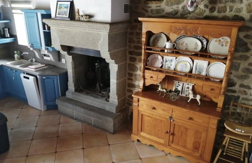 Lanhelin Casa | Casita de campo "Gîte Proche St Malo - Cancale" con jardín compartido y Wi-Fi