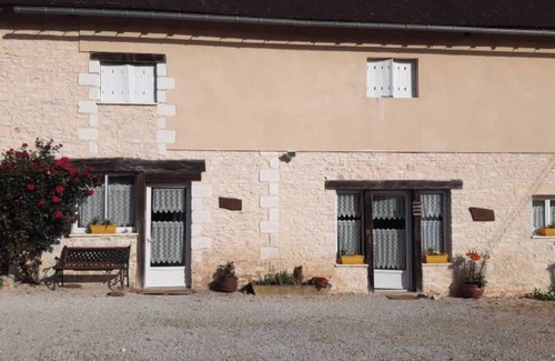 Fossemagne Cabaña | Cottage 'Gite Xl 8 Personnes' with Private Pool, Private Terrace and Shared Garden