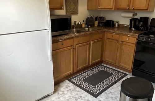 Des Moines Apartamento | Cottage Grove apt 1 private covered porch