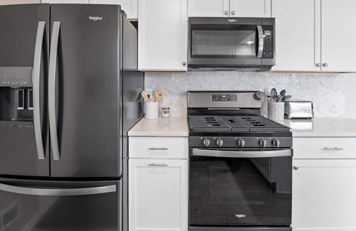 Cottage Grove Casa | Cottage Grove-Woodbury Suburban Retreat by Minne-Getaway