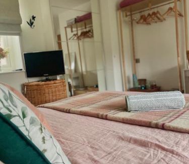 Gloucester Cama Y Desayuno | Cottage Guest House Nr Cheltenham on Cotswold Edge