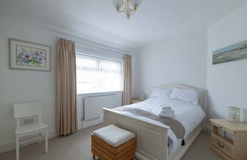 Hightown Cabaña | Cottage, Hightown Village, Liverpool / Southport
