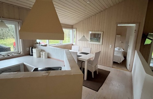 Blokhus Cabaña | Cottage holiday surrounded by nature and peaceful fields.
