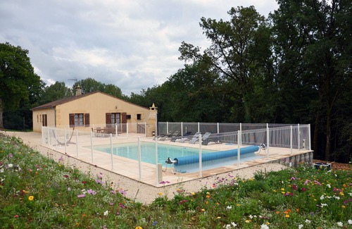 Saint-Genies Casa | casa rural en perigord negro con piscina privada