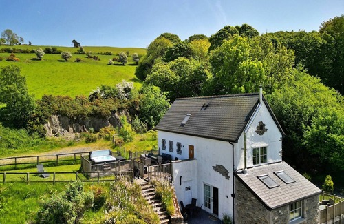 Eglwysbach Cabaña | Cabaña en Conwy con Vistas y Jacuzzi