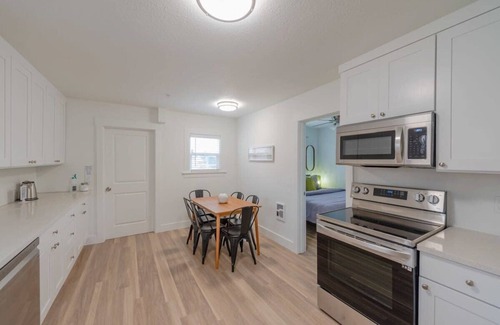 Coos Bay Casa | #StayInMyDistrict Primrose Cottage Coos Bay