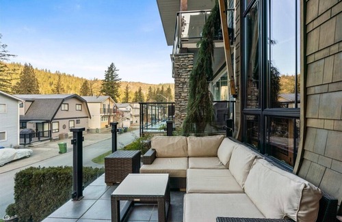 Cultus Lake Cabaña | Cottage in Cultus Lake!