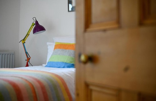 Dolgellau Casa | Cottage in heart of Dolgellau with parking