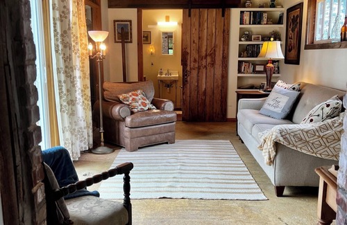 Sarah Cabaña | Cottage in MS's Hill Country. Cozy, Quiet & Close to good Music, Food & History.