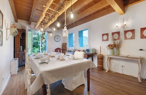 Argegno Cabaña | Casita de campo "In Pietra Immerso Nel Verde" con vistas a la montaña, jardín privado y Wi-Fi