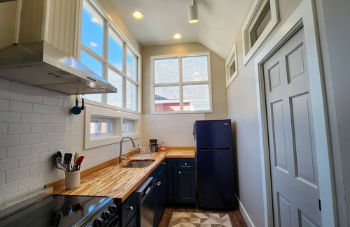 West Dover Cabaña | Cottage in Private Village On VT-100 (5-min to Mount Snow)