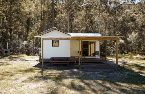 Putty Cabaña | Cottage in the bush for up to 4 people w/firepit, close to great hiking trails