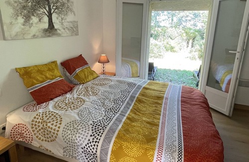 Alignan-du-Vent Cabaña | Cottage in the heart of an estate with swimming pools