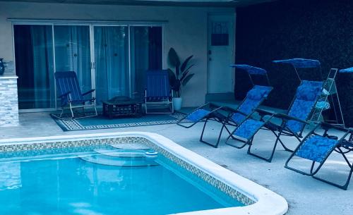 Miami Gardens Casa | Cottage in the Gardens!