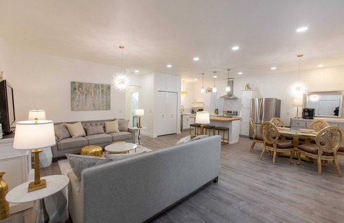 Fairbanks Casa | Cottage in the hills with room for the whole family!