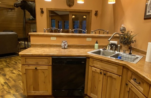 Hatfield Casa | Cottage in the Woods - SxS/ATV/Snowmobile Trails Hunters Fat tire bikers Welcome