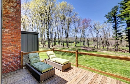 Lakeville Casa | Cottage in the woods