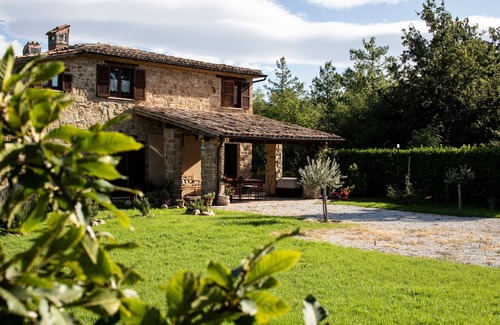 Castelraimondo Casa | Cottage Nasca – Historia, Paisajes y Piscina