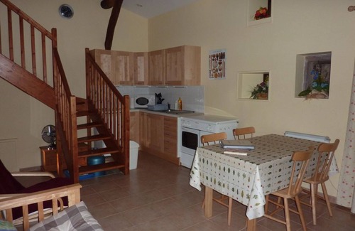 Cheffois Casa | Gîte "Les Hirondelles"