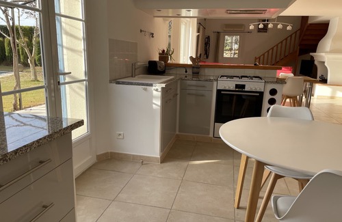 Villedieu Villa | Casa tranquila y confort en el campo, piscina privada.