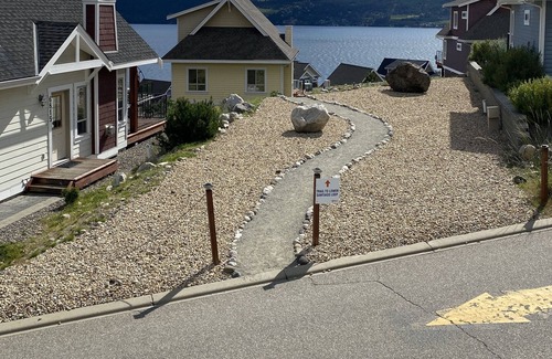 Central Okanagan Casa | Cottage Life - Lake Views - Entire Home at La Casa