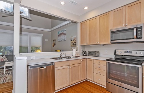 Bald Head Island Casa | Cottage located in the middle of the island and amenities. Screened in porch and open concept living