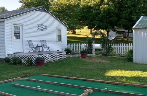 Eckerty Cabaña | Cottage located IN Crawford Co. , just min. from Patoka Lake! Near Holiday World