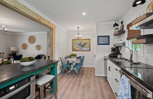 Anderson Casa | Cottage located on a peaceful cove on Lake Hartwell. Near Clemson and Anderson!
