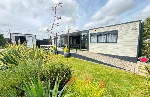 Sainte-Foy Chalet De Esquí | Cottage Luxe 3 Chambres, Jacuzzi, Piscine et Parking à 12 km des Sables d'Olonne - FR-1-197-608